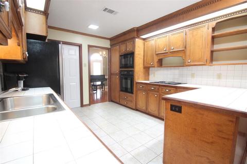 207 Crescent Ct, Brandon, MS 39047 photo 9