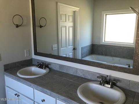 125 Chartleigh Cir, Canton, MS 39046 photo 2