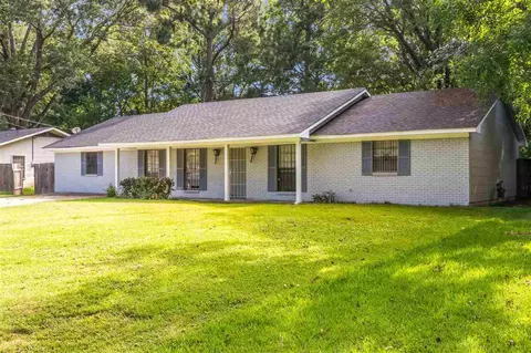 3012 Longwood Dr, Jackson, MS 39212 photo 1