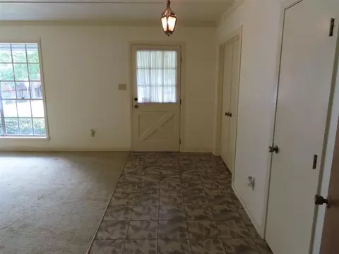 300 Hampton St, Clinton, MS 39056 photo 15