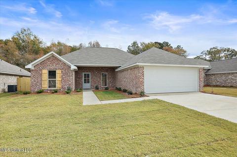 553 Silver Hl, Pearl, MS 39208 photo 1
