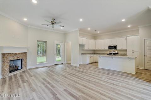 547 Silver Hl, Pearl, MS 39208 photo 4