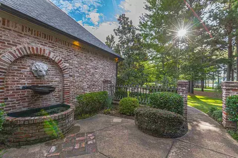 600 Johnstone Dr, Madison, MS 39110 photo 3