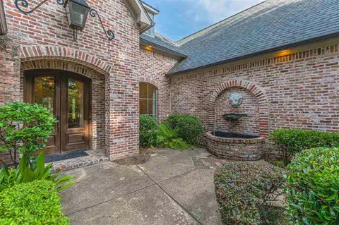 600 Johnstone Dr, Madison, MS 39110 photo 2
