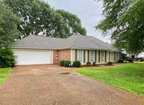 431 Olympic Dr, Flowood, MS 39232 photo 1