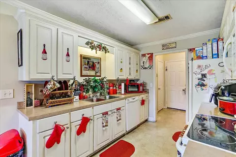 332 Greystone Pte, Terry, MS 39170 photo 8