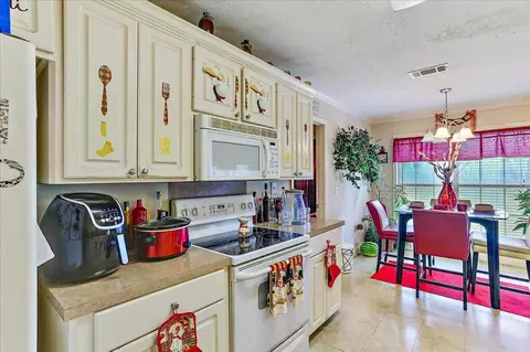 332 Greystone Pte, Terry, MS 39170 photo 7