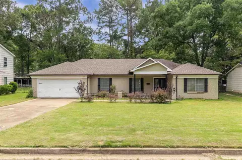 1627 Riverwood Dr, Jackson, MS 39211 photo 1