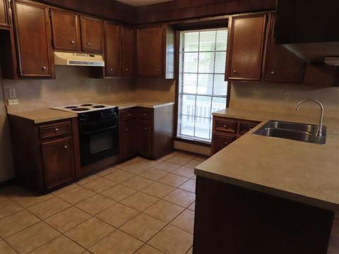 406 Pebble Brook Dr, Clinton, MS 39056 photo 4