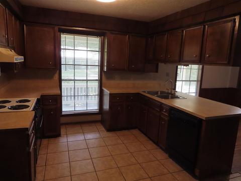 406 Pebble Brook Dr, Clinton, MS 39056 photo 5