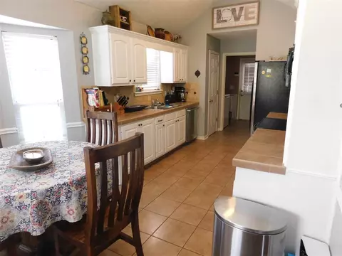 2001 Windchase Cir, Brandon, MS 39042 photo 2