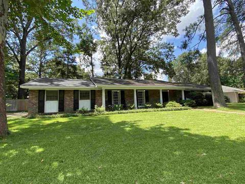 861 Timberlain Dr, Jackson, MS 39211 photo 2