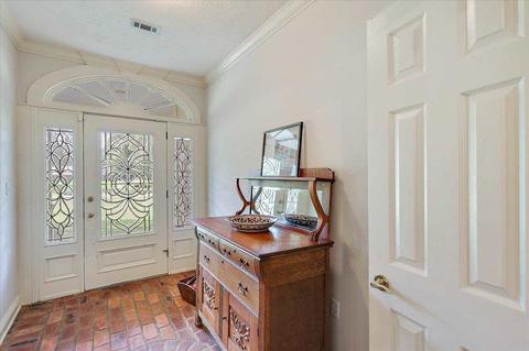 215 Memory Oaks Dr, Raymond, MS 39154 photo 2