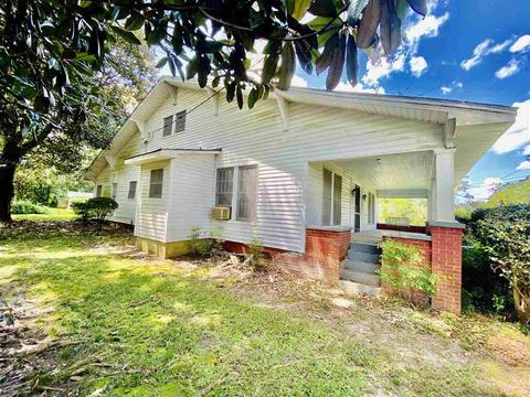 153 Jackson St, Hazlehurst, MS 39083 photo 2