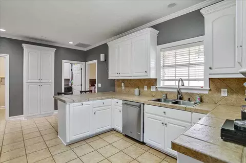 340 Cherry Bark Dr, Brandon, MS 39047 photo 8