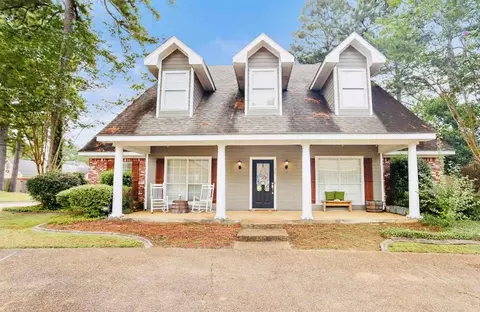 461 Bay Pointe Cir, Brandon, MS 39047 photo 1