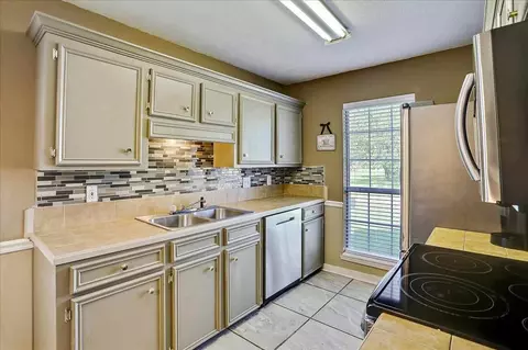 2079 Fox Hill Ln, Byram, MS 39272 photo 8