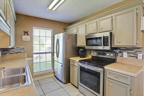 2079 Fox Hill Ln, Byram, MS 39272 photo 9