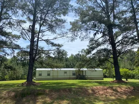 1071 Pinecre St, Mccomb, MS 39648 photo 1