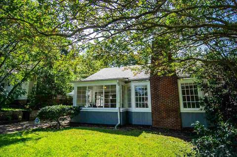1209 Rose Hill Cir, Jackson, MS 39202 photo 2