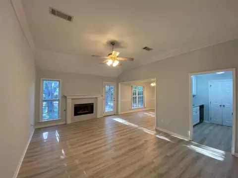 235 Cherry Bark Dr, Brandon, MS 39047 photo 2