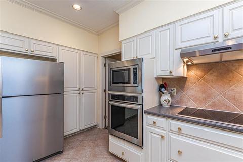 2406 Lake Cir, Jackson, MS 39211 photo 15