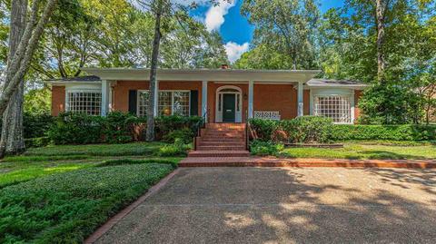 2406 Lake Cir, Jackson, MS 39211 photo 2