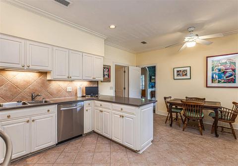 2406 Lake Cir, Jackson, MS 39211 photo 16
