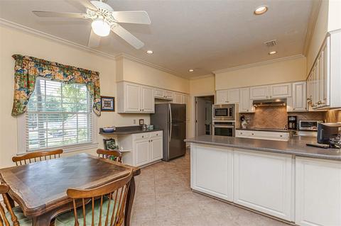 2406 Lake Cir, Jackson, MS 39211 photo 13
