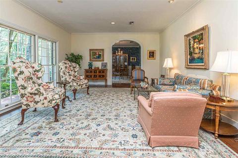 2406 Lake Cir, Jackson, MS 39211 photo 8