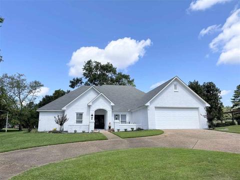 716 Oak Trl, Canton, MS 39046 photo 1