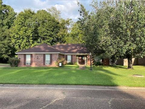 925 Mountain Crest Dr, Byram, MS 39272 photo 1