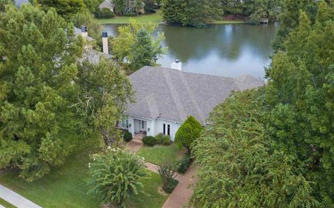 519 Lake Pointe Ln, Madison, MS 39110 photo 1