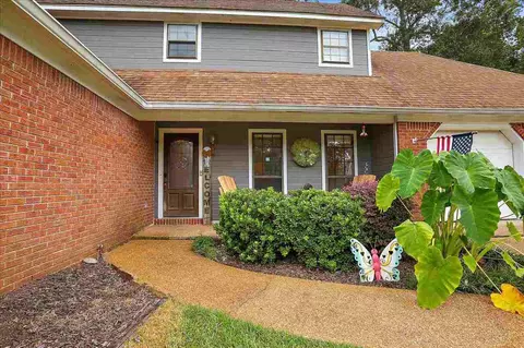 517 Berwick Dr, Brandon, MS 39047 photo 1