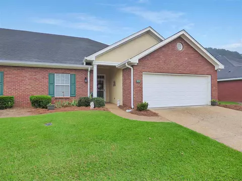 112 Springtree Dr, Brandon, MS 39042 photo 2