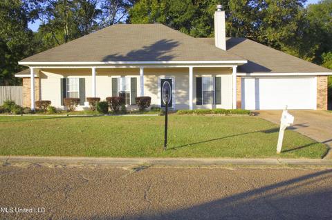 906 Bullrun Dr, Byram, MS 39272 photo 1