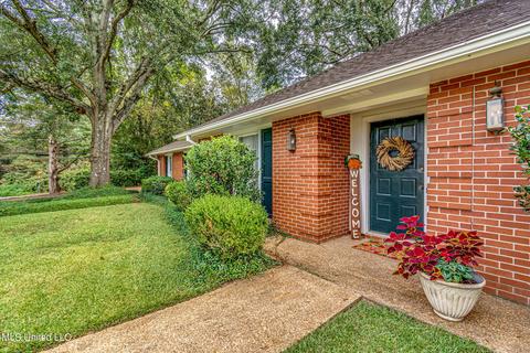 1545 Kristen Dr, Jackson, MS 39211 photo 3