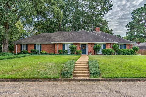 1545 Kristen Dr, Jackson, MS 39211 photo 1