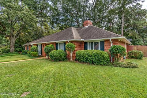 1545 Kristen Dr, Jackson, MS 39211 photo 2