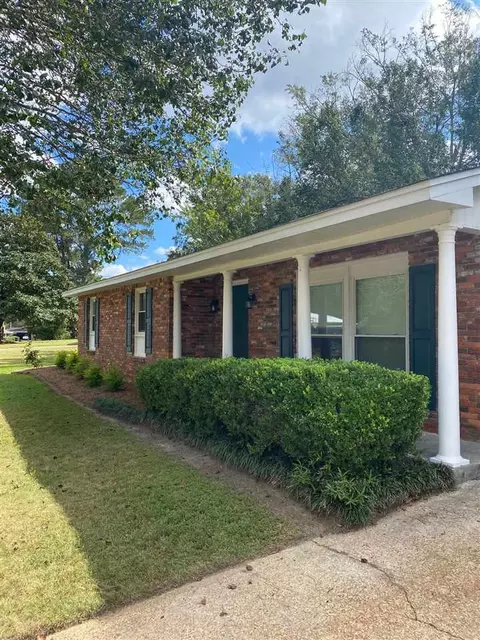 1343 Winterview Dr, Jackson, MS 39211 photo 2