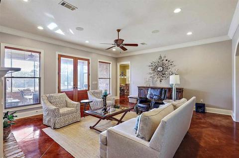 217 Meadowlands Dr, Brandon, MS 39047 photo 6