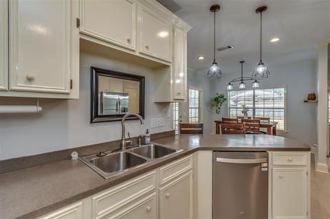 205 Oak Brook Dr, Brandon, MS 39047 photo 9