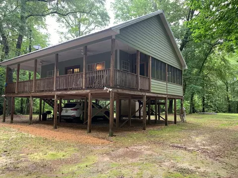 1045 Riverview Dr, Summit, MS 39666 photo 1
