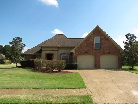 201 Oak Brook Cv, Florence, MS 39073 photo 2