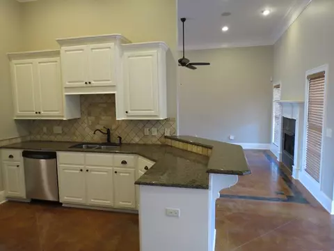 201 Oak Brook Cv, Florence, MS 39073 photo 9