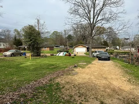440 E Chickasaw, Brookhaven, MS 39601 photo 3