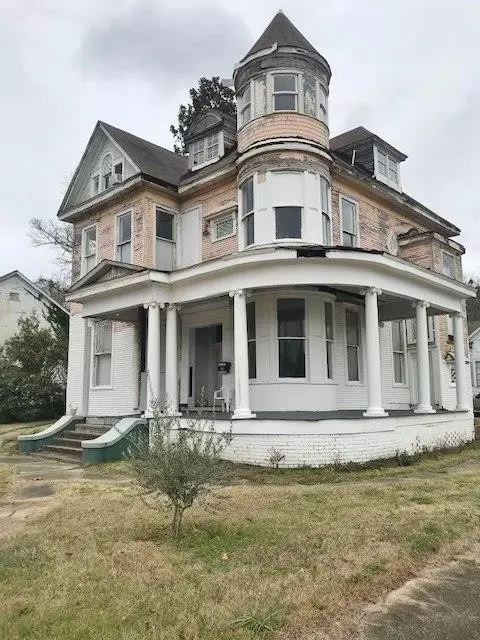 302 3rd St, Mccomb, MS 39648