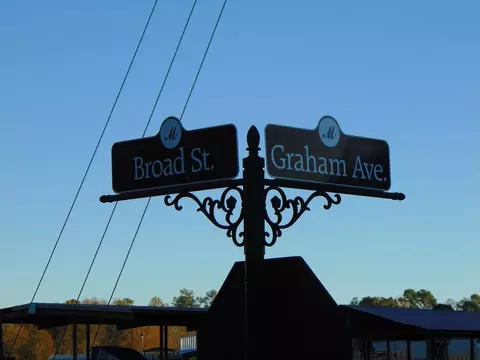 000 Graham Ave, Monticello, MS 39654