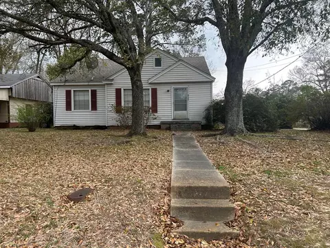 527 W Ave N, Mccomb, MS 39648