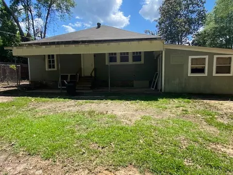 111 Burke Ave, Mccomb, MS 39648 photo 4